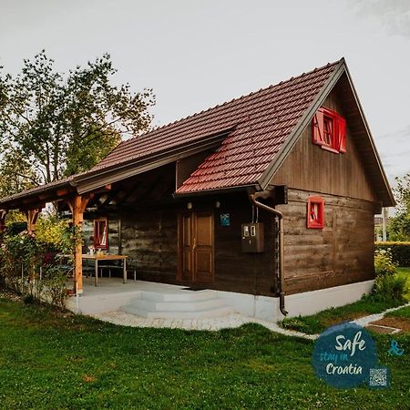 Kuca Za Odmor Lang Villa Karlovac Buitenkant foto