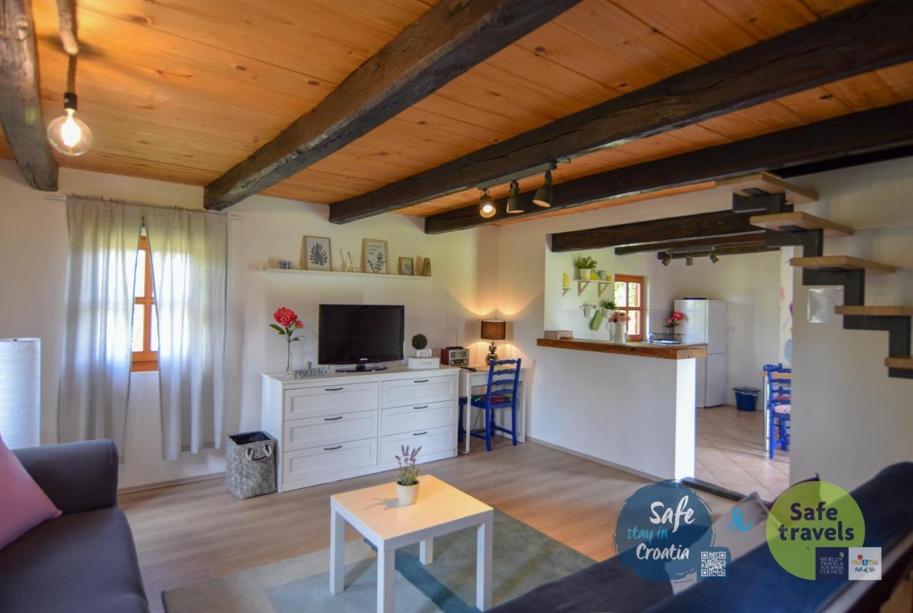 Kuca Za Odmor Lang Villa Karlovac Buitenkant foto